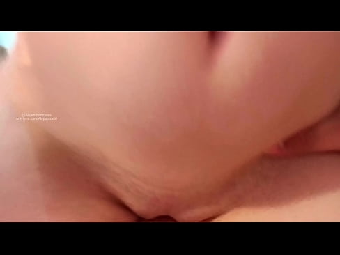 ❤️ Спях в стаята на сестра ми и така се събудих Порн видео в bg.hentaibar.ru ☑