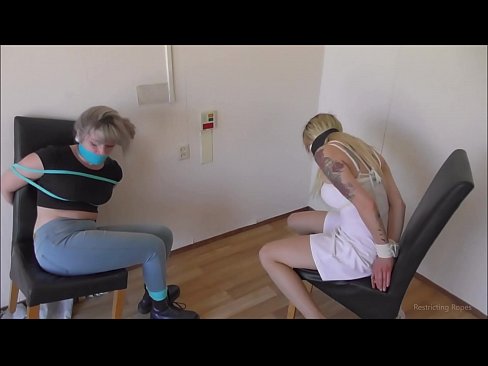 ❤️ Пристрастен / с вързани ръце и уста / девойка в беда Порн видео в bg.hentaibar.ru ☑