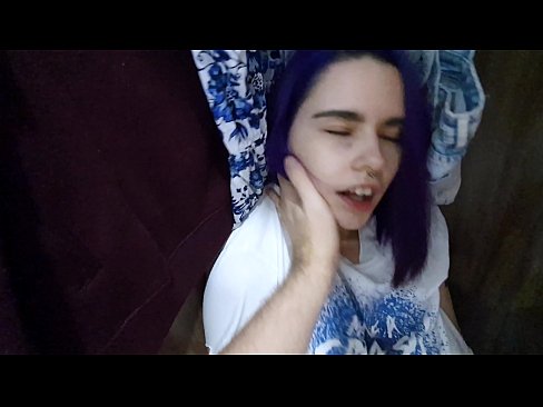 ❤️ Намерих сестра си в гардероба и й помогнах да свърши Порн видео в bg.hentaibar.ru ☑